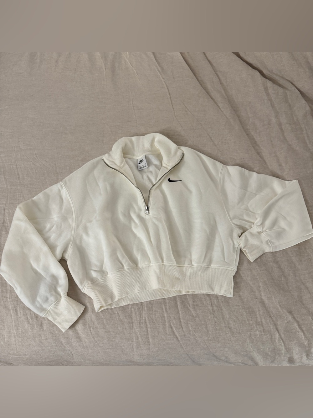Nike Cropped White Crewneck Half Zip Sweatshirt Pull Over
